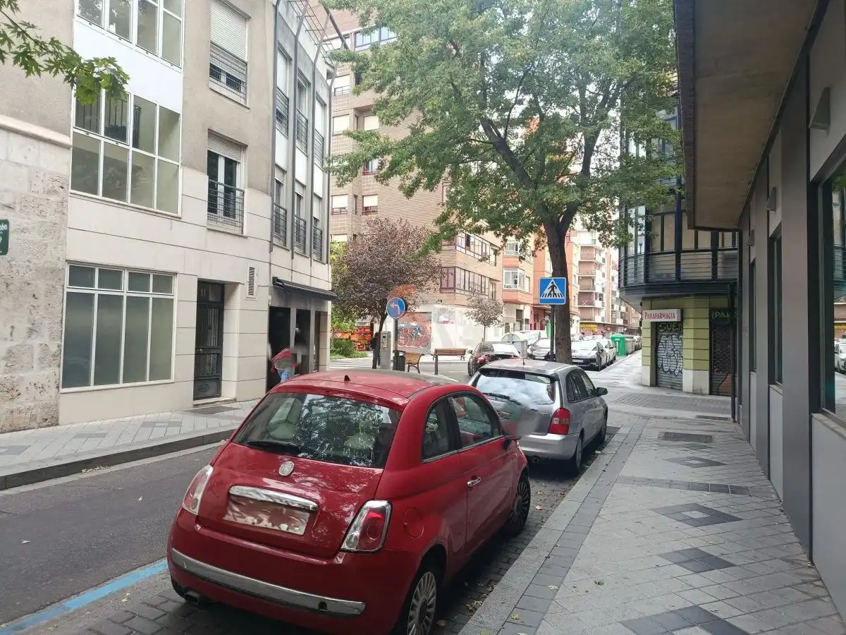 Exterior view of Commercial properties for sale in Valladolid  with Air Conditioner