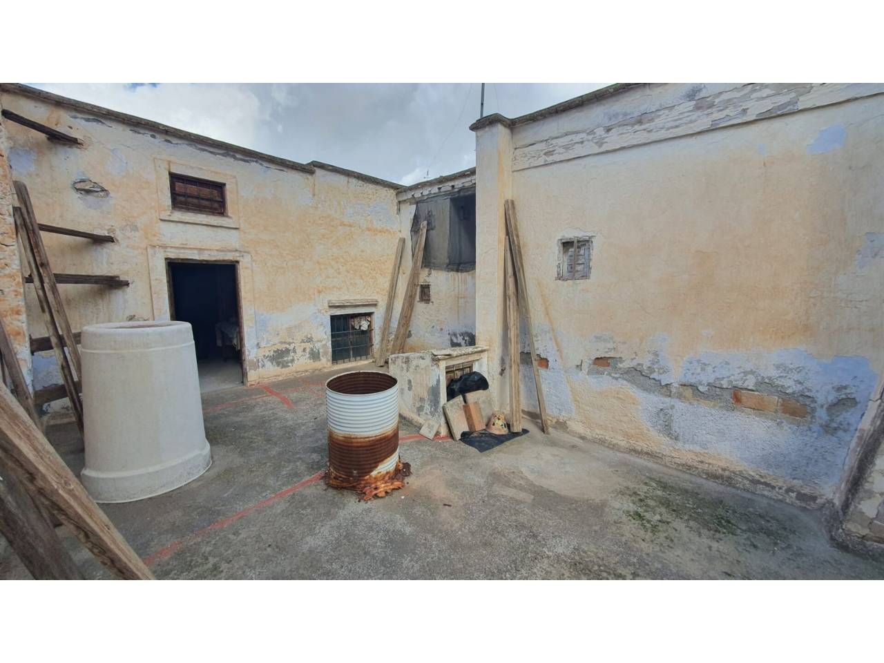 Vista exterior de Casa o xalet en venda en Santa Cruz de Marchena amb Terrassa