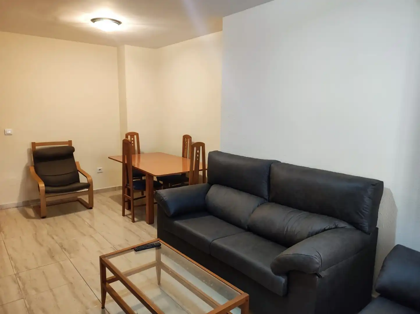 Flat with terrace to rent in Calle Martínez Maldonado, imagen 2