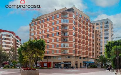 Vista exterior de Pis en venda en Castellón de la Plana / Castelló de la Plana amb Parquet i Balcó