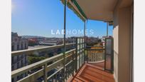 Exterior view of Flat for sale in  Barcelona Capital  with Air Conditioner, Heating and Terrace