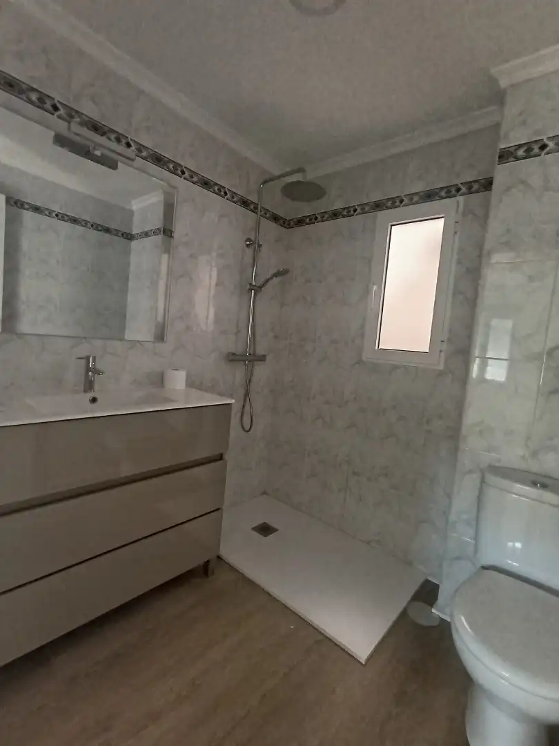 Bathroom of Flat for rent in Málaga  with Air Conditioner