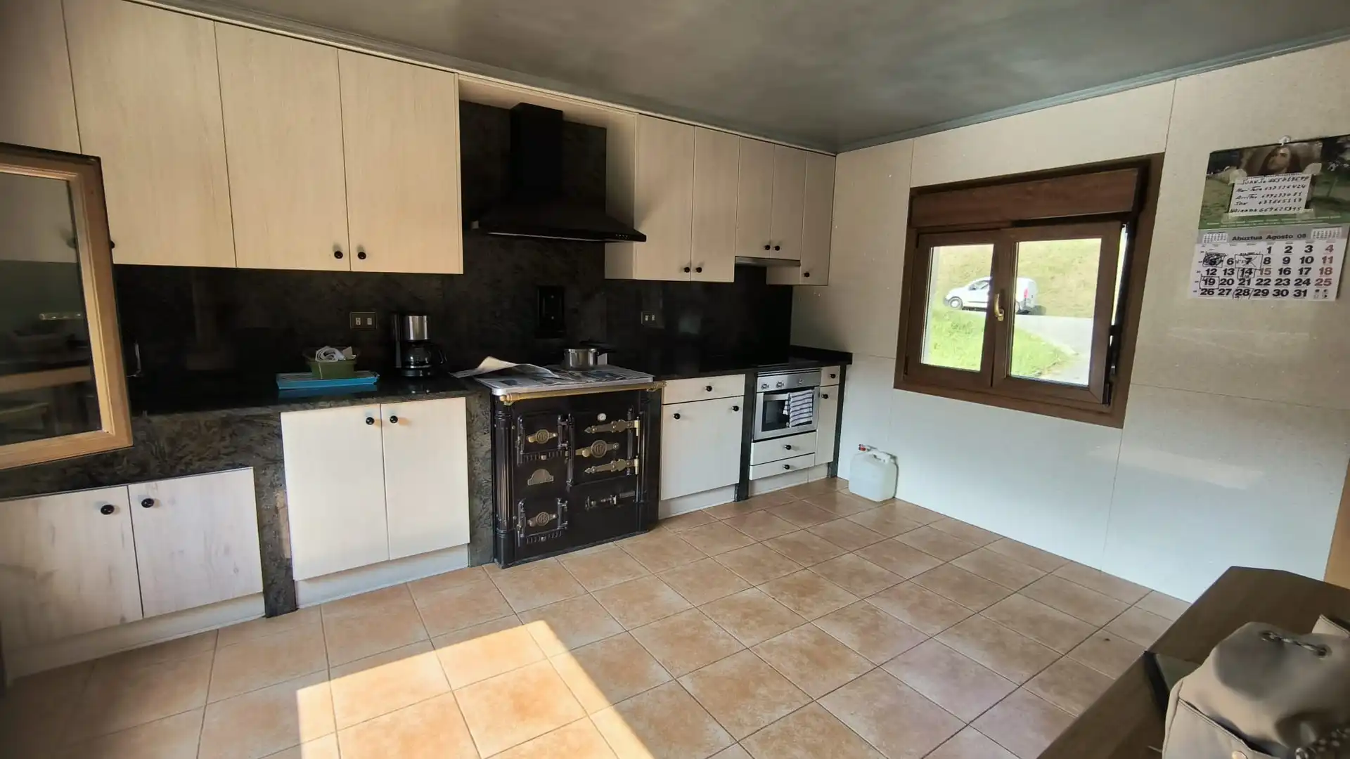 Cocina de Finca rústica en venta en Aizarnazabal con Calefacción, Terraza y Amueblado