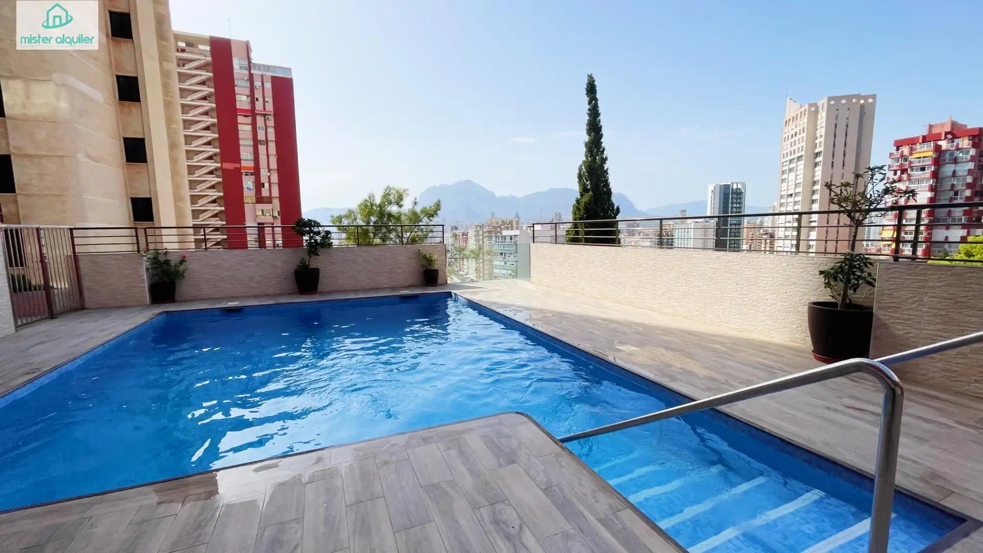 Piscina de Apartamento de alquiler en Benidorm con Aire acondicionado, Calefacción y Amueblado