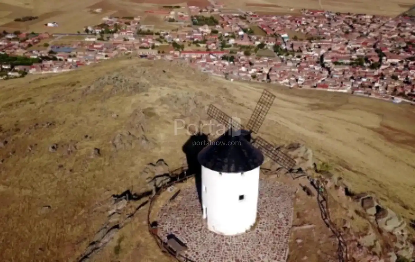 Vista exterior de Casa adosada en venta en Fuente el Fresno con Calefacción, Terraza y Trastero