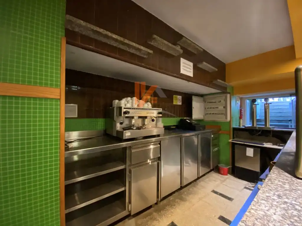 Cocina de Local en venta en Santiago de Compostela 