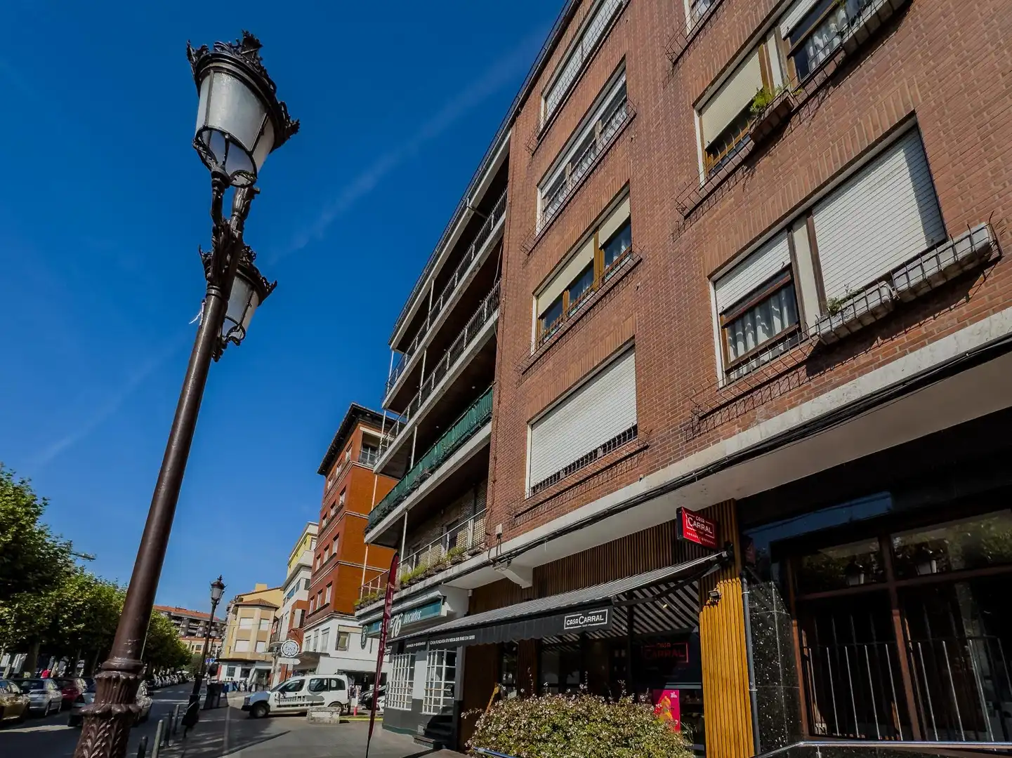 Vista exterior de Pis en venda en Torrelavega  amb Calefacció, Parquet i Terrassa