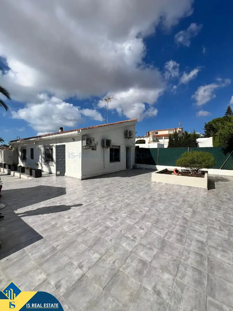 Casa amb jardí en venda a Nueva Torrevieja - Aguas Nuevas, imagen 2