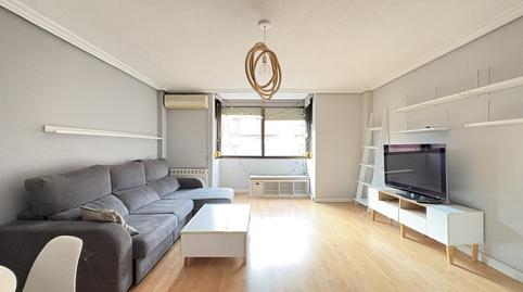 Foto 2 de Piso de alquiler en Avenencia, Los Rosales,  Madrid Capital