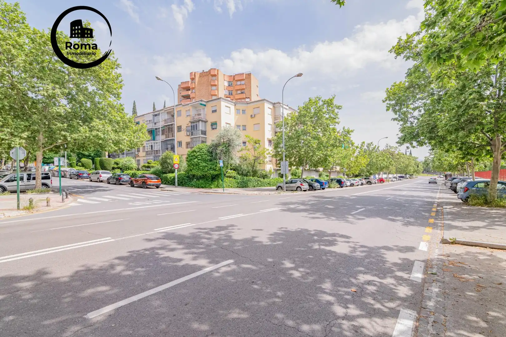 Vista exterior de Pis en venda en Granada amb Aire condicionat, Moblat i Balcó