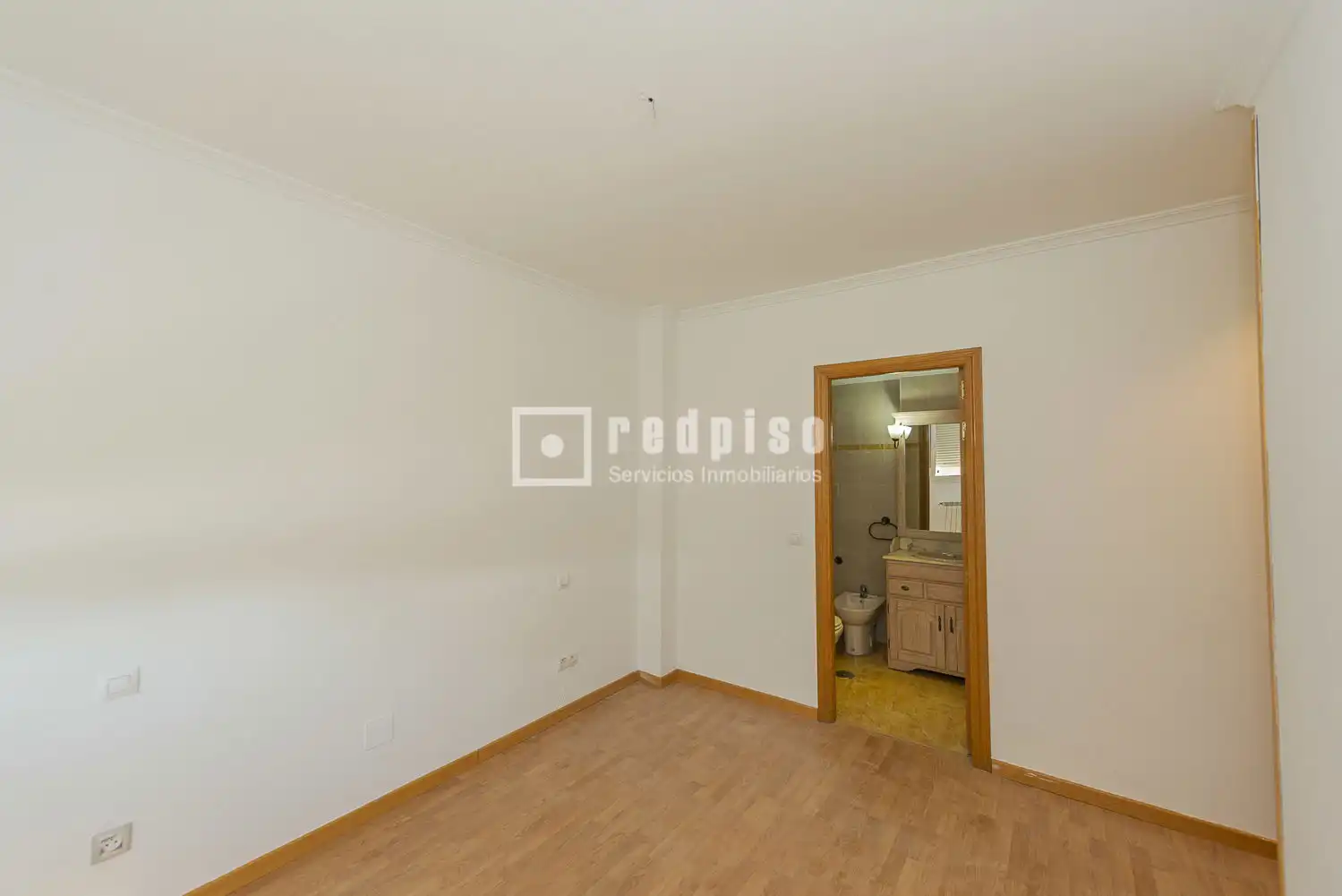 Schlafzimmer von Wohnung zum Verkauf in Pinto mit Klimaanlage, Heizung und Privatgarten