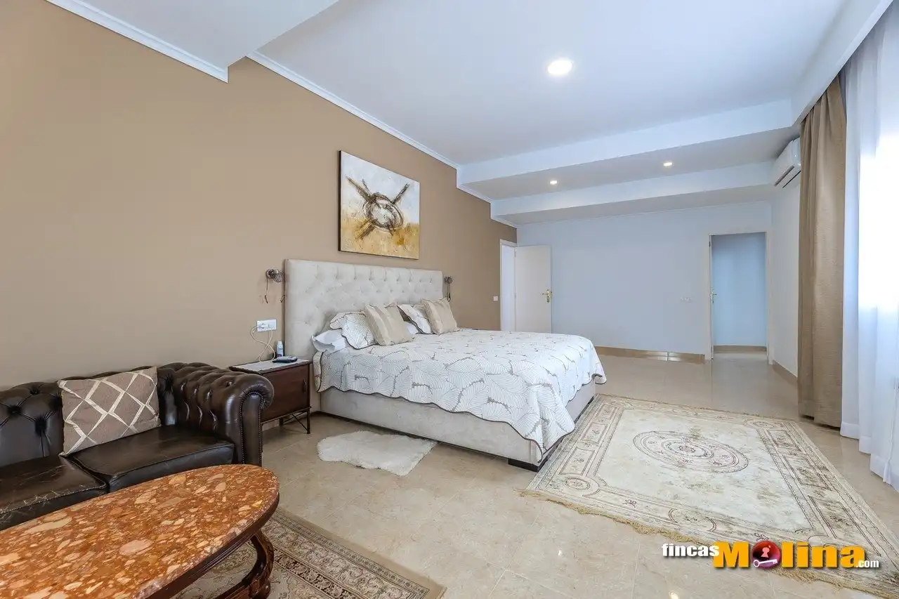 Sala d'estar de Casa o xalet en venda en  Palma de Mallorca amb Aire condicionat, Calefacció i Jardí privat