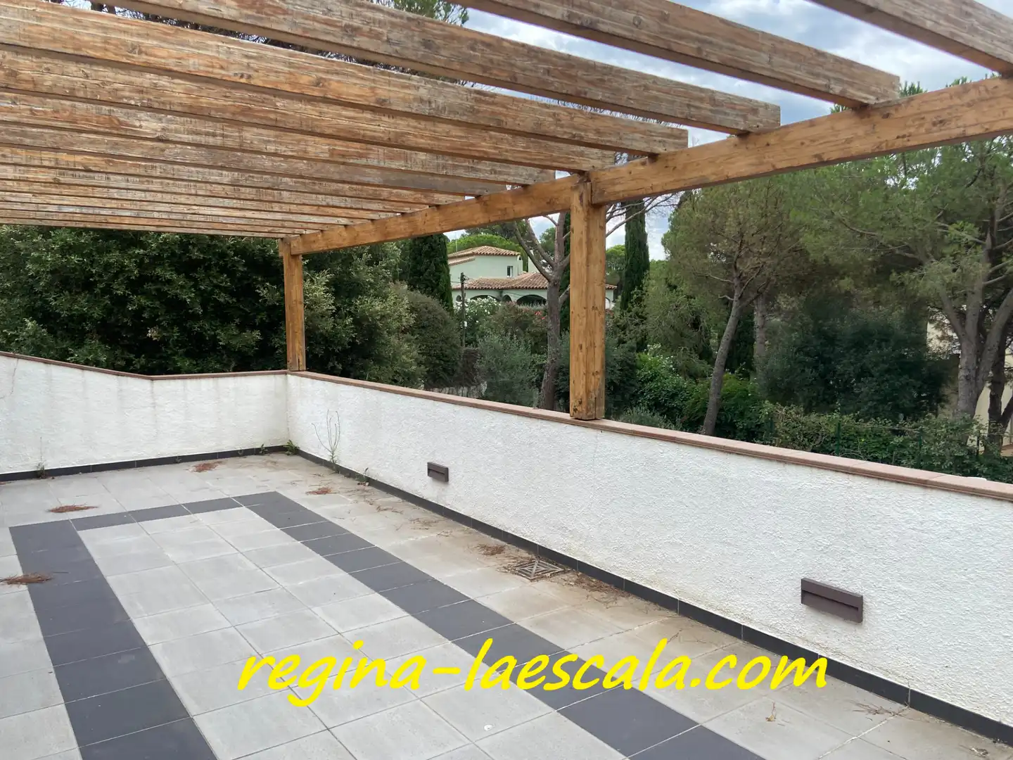 Terrassa de Casa o xalet en venda en L'Escala amb Aire condicionat, Calefacció i Jardí privat