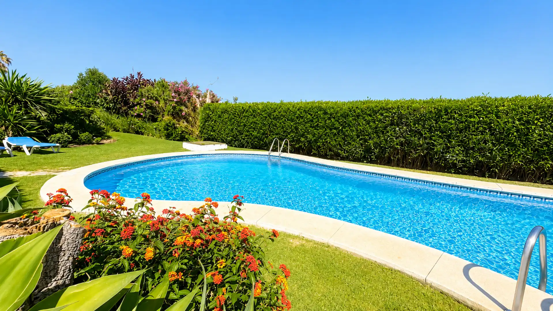 Piscina de Apartamento en venta en Estepona con Terraza, Piscina y Piscina comunitaria