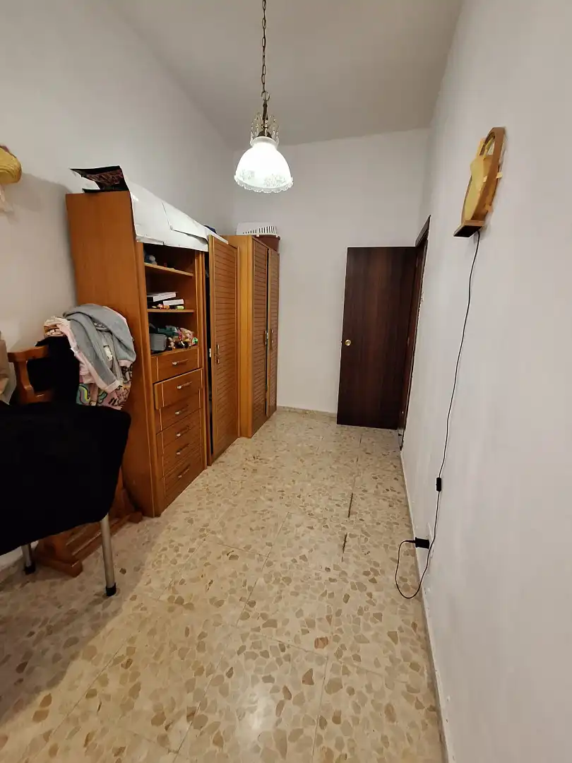 Schlafzimmer von Gebäude zum Verkauf in La Línea de la Concepción mit Alarm