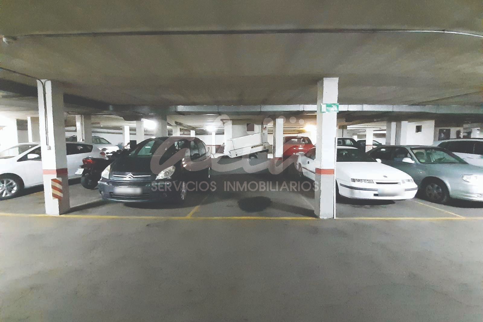 Parkplatz von Garage miete in Pinto