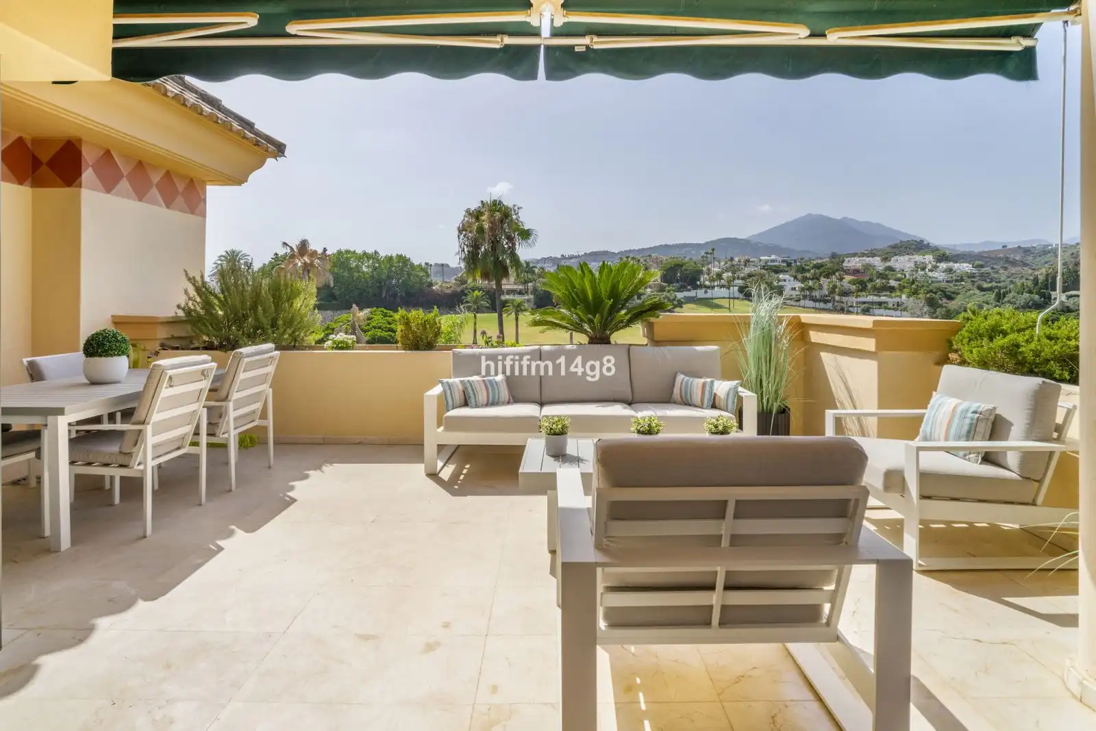 Terraza de Ático en venta en Marbella con Aire acondicionado, Trastero y Amueblado