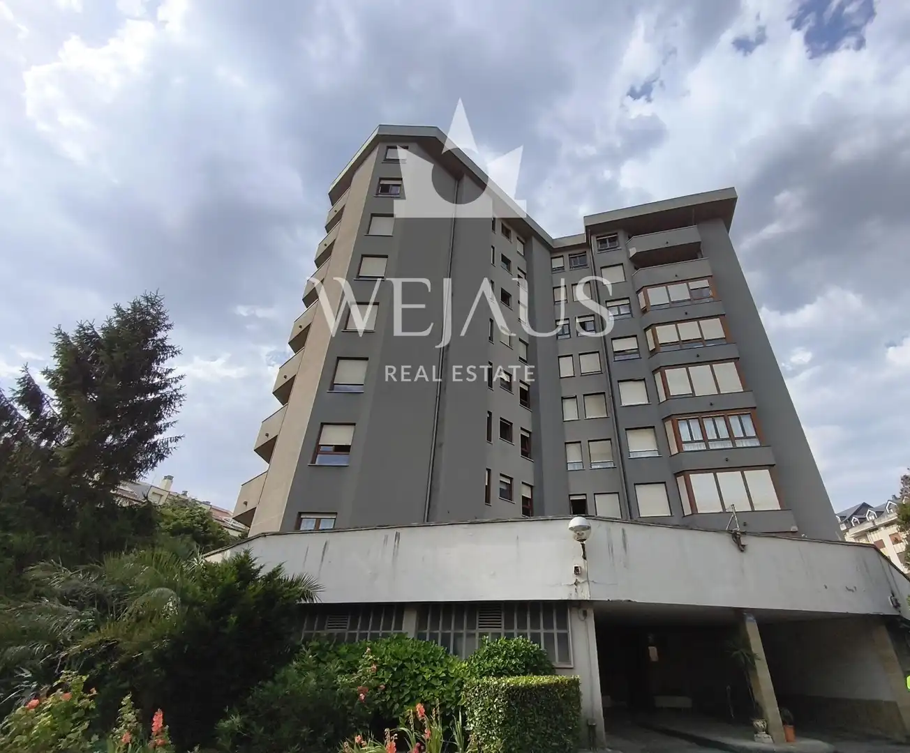 Vista exterior de Piso de alquiler en El Astillero   con Calefacción, Amueblado y Alarma