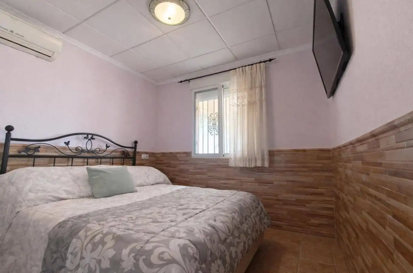 Bedroom of Houses for sale in Crevillent  with Community pool