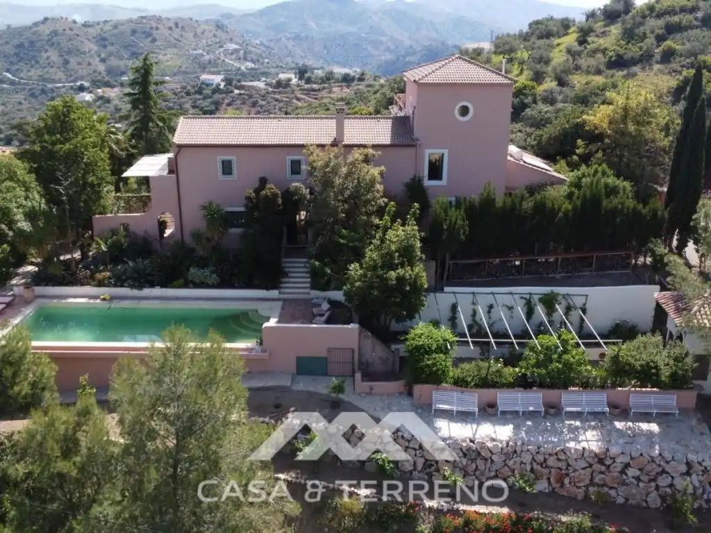 Vista exterior de Casa o chalet en venta en Comares con Aire acondicionado, Terraza y Piscina
