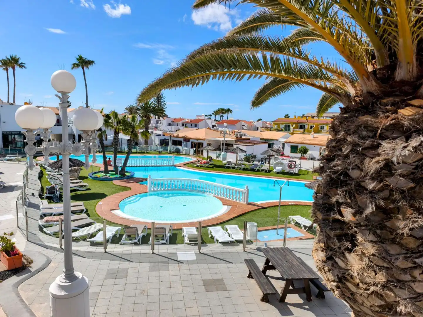 Schwimmbecken von Wohnungen zum Verkauf in Antigua mit Terrasse, Möbliert und Gemeinschaftspool
