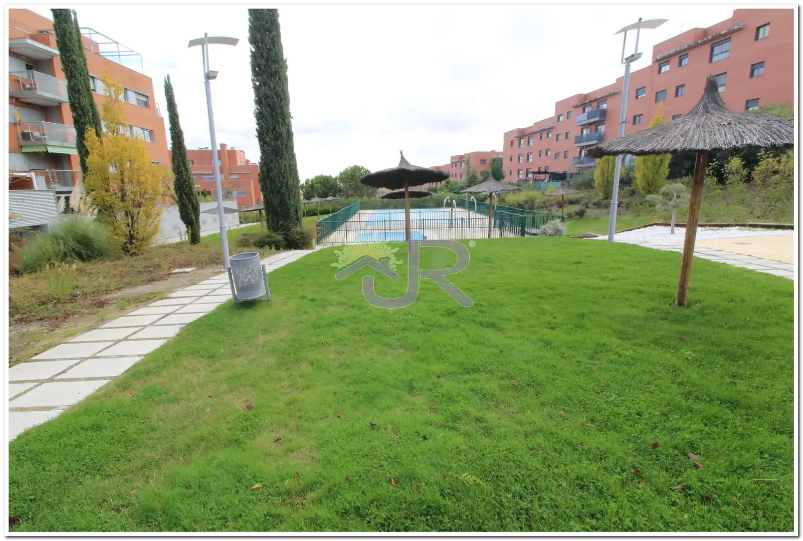 Piscina de Pis en venda en Paracuellos de Jarama amb Calefacció, Terrassa i Traster