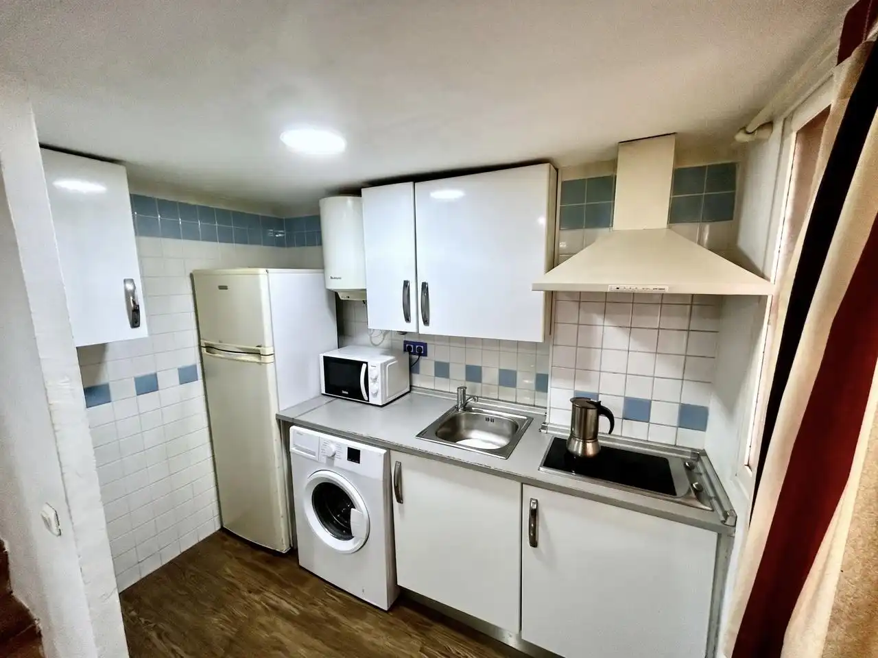 Cuina de Apartament en venda en Valencina de la Concepción amb Aire condicionat, Piscina i Moblat