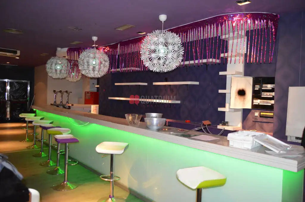 Commercial properties for rent in Santiago de Compostela   with Air Conditioner