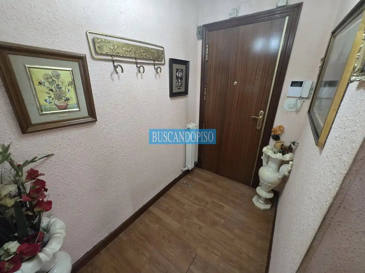 Wohnung zum Verkauf in  Logroño mit Heizung, Terrasse und Abstellraum