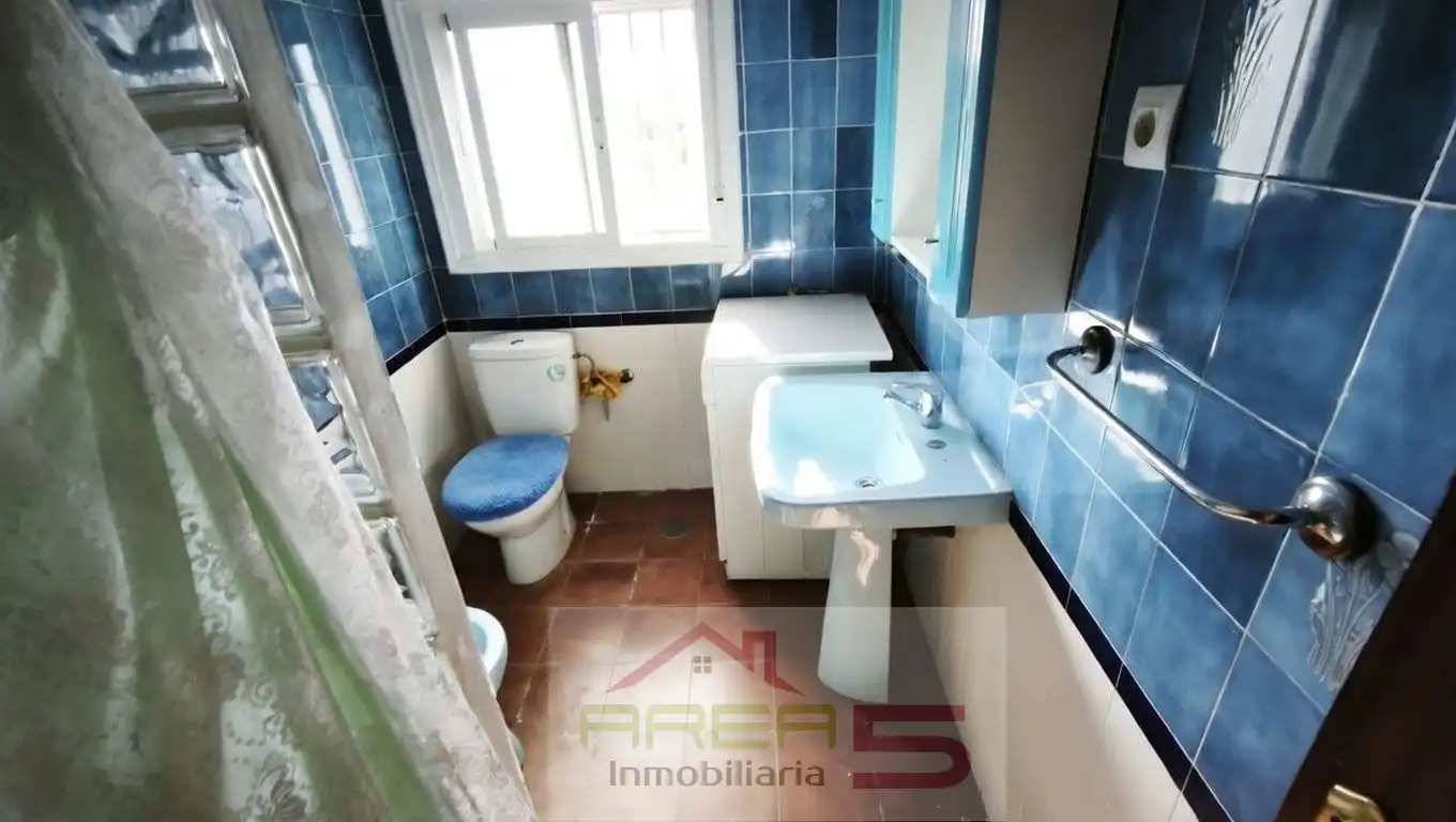 Baño de Piso en venta en Valdecaballeros con Terraza