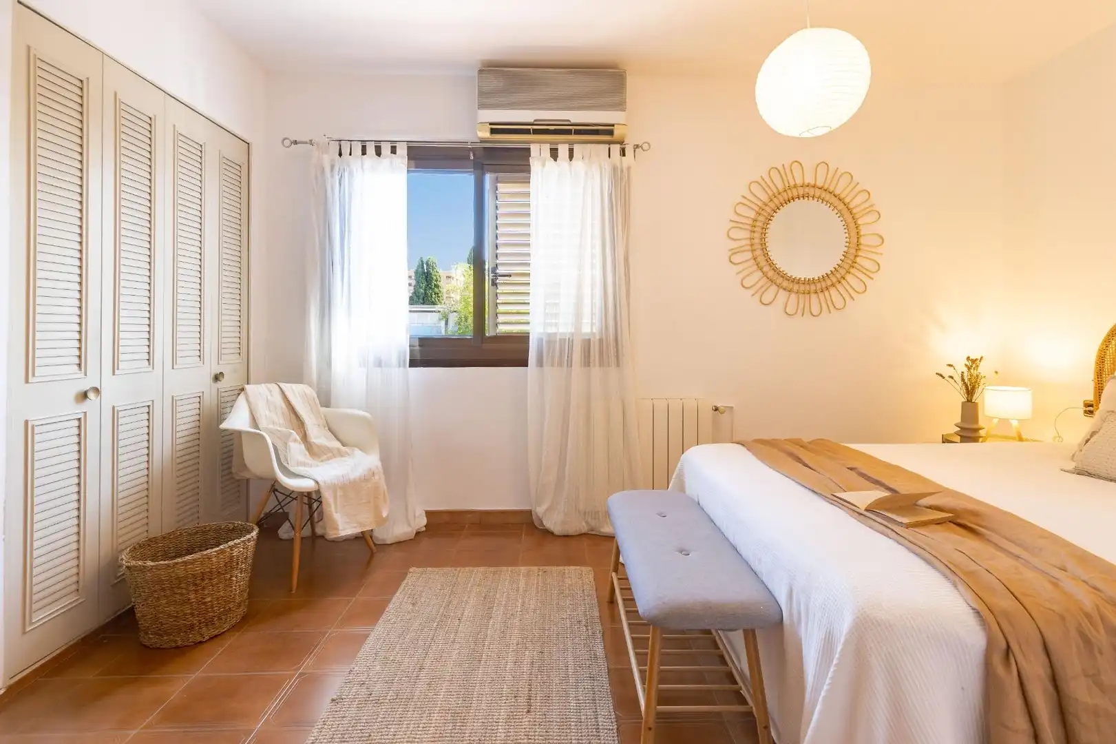 Habitación de Casa adosada en venta en Paterna con Calefacción, Jardín privado y Terraza