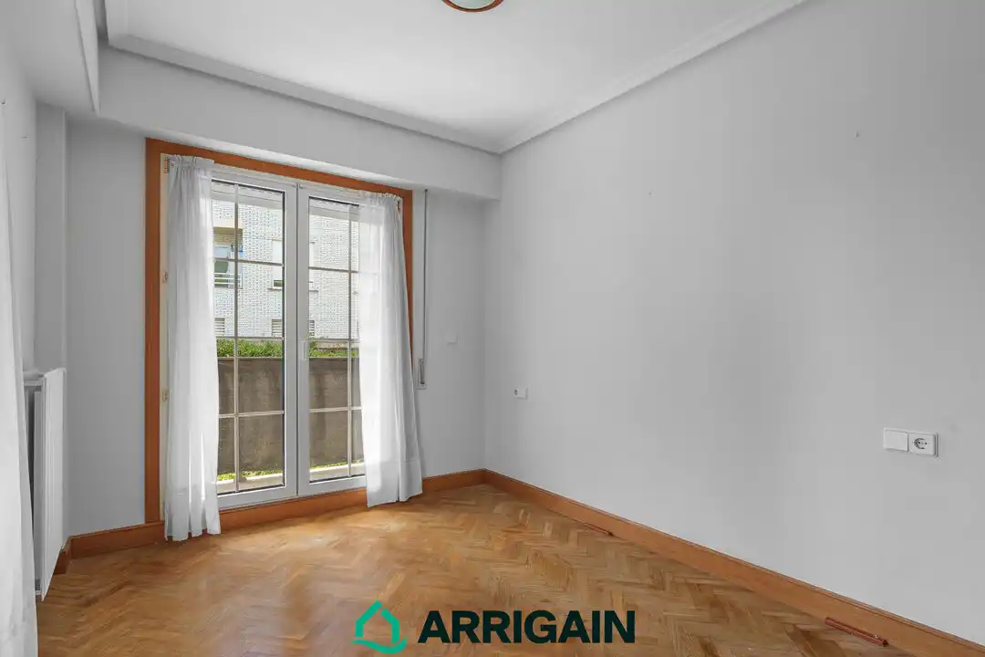 Habitación de Piso en venta en Donostia - San Sebastián  con Calefacción, Terraza y Trastero