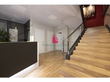 Local comercial en venta en Les Corts