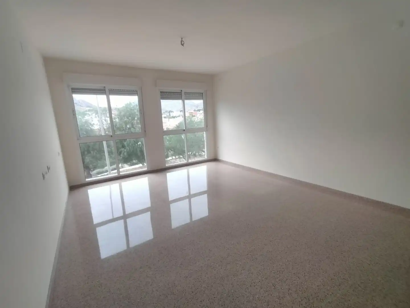 Sala de estar de Dúplex en venta en Elda con Calefacción, Trastero y Balcón
