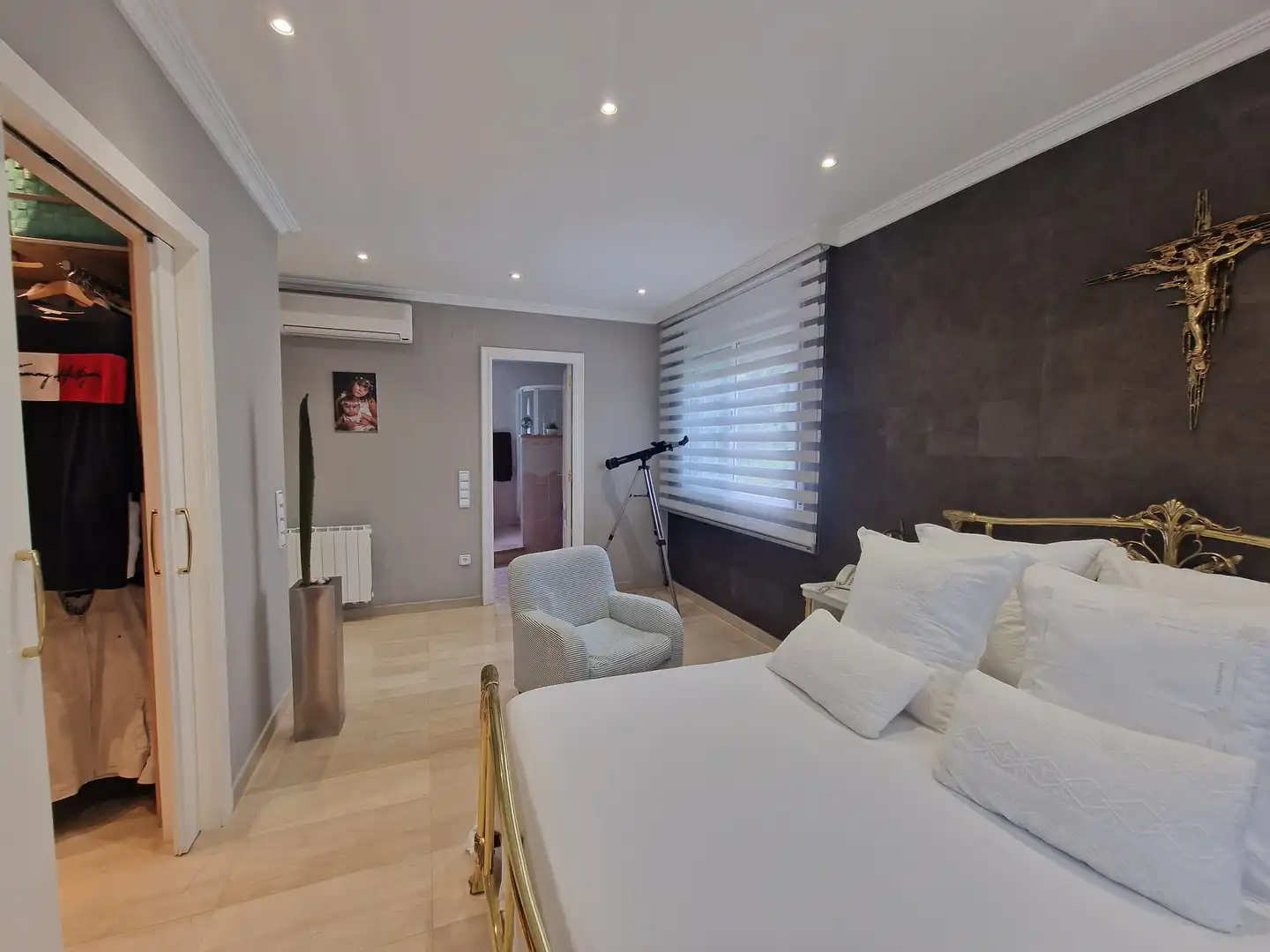Dormitori de Casa o xalet en venda en Sant Boi de Llobregat amb Aire condicionat, Calefacció i Moblat