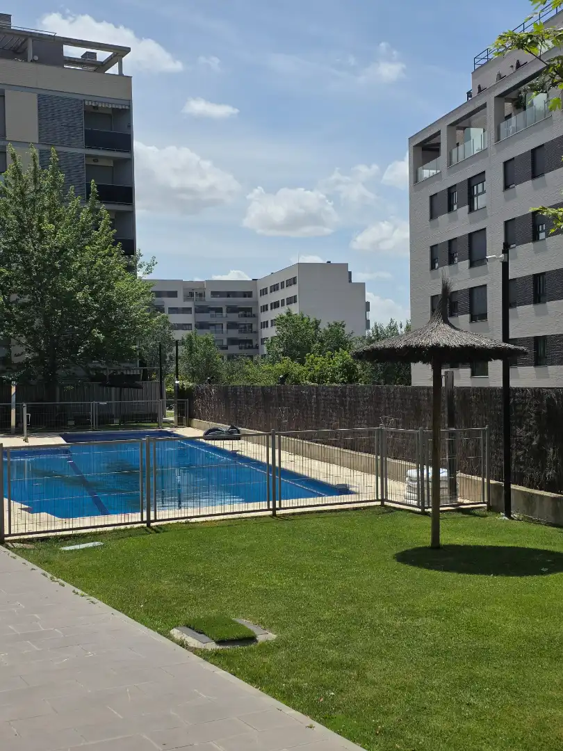 Piscina de Piso en venta en Madrid con Aire acondicionado, Parquet y Terraza