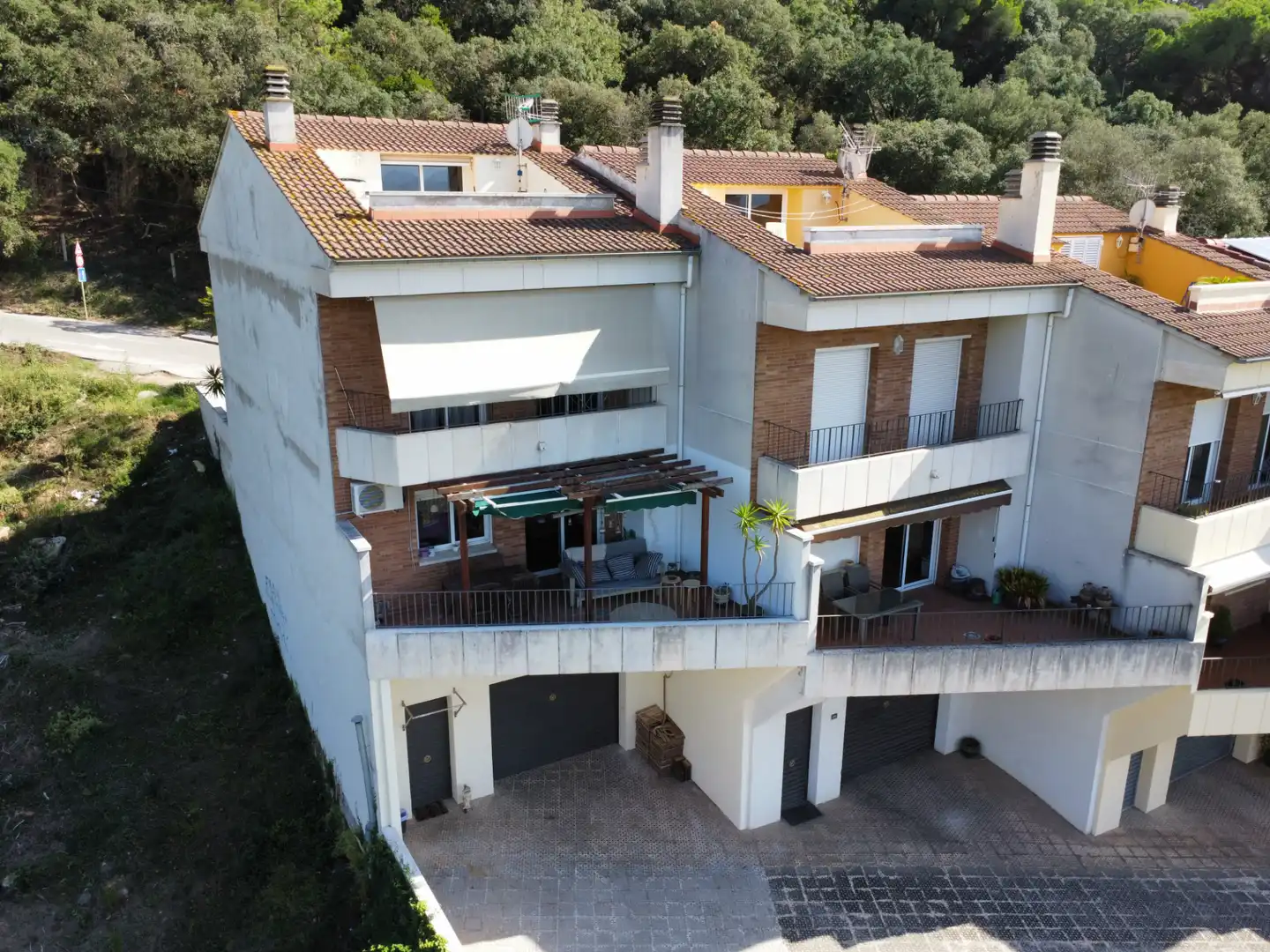 Vista exterior de Casa adosada en venda en Blanes amb Aire condicionat, Calefacció i Jardí privat