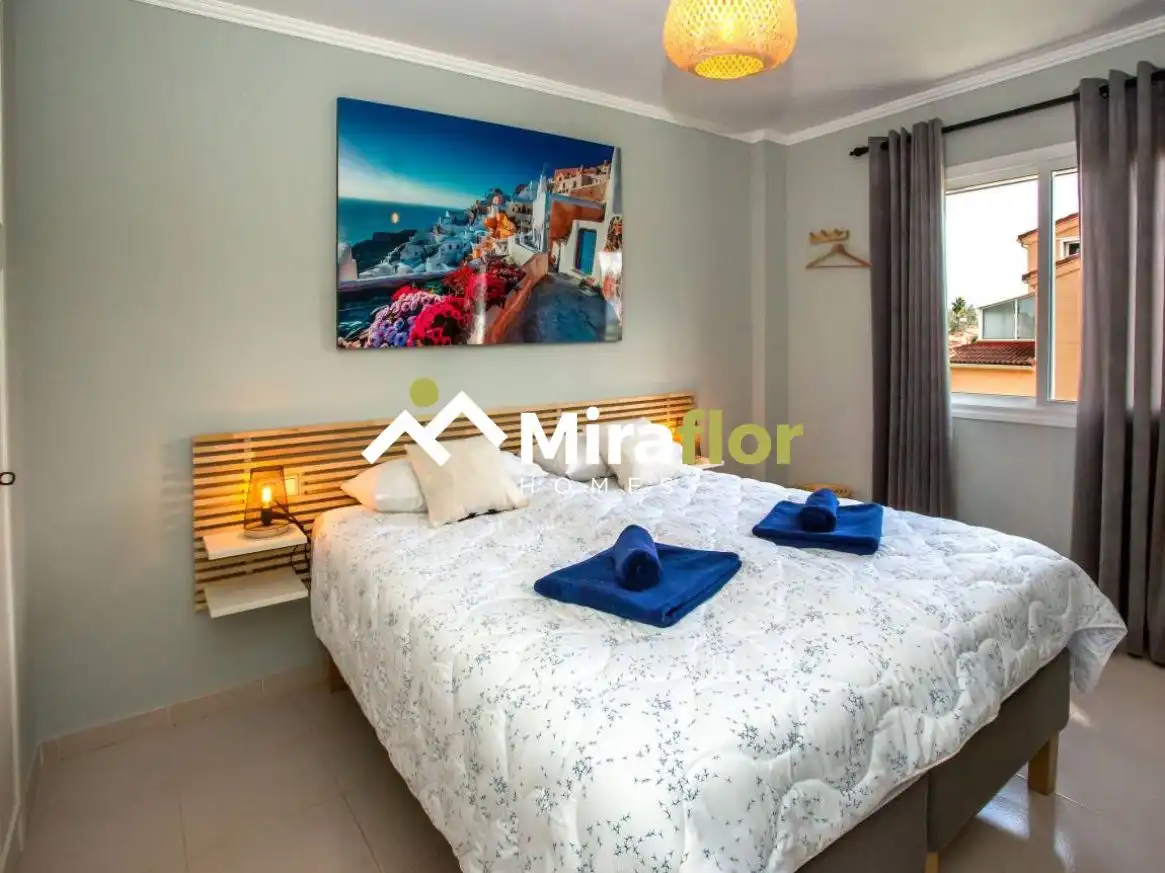 Habitación de Apartamento en venta en Dénia con Aire acondicionado, Terraza y Amueblado