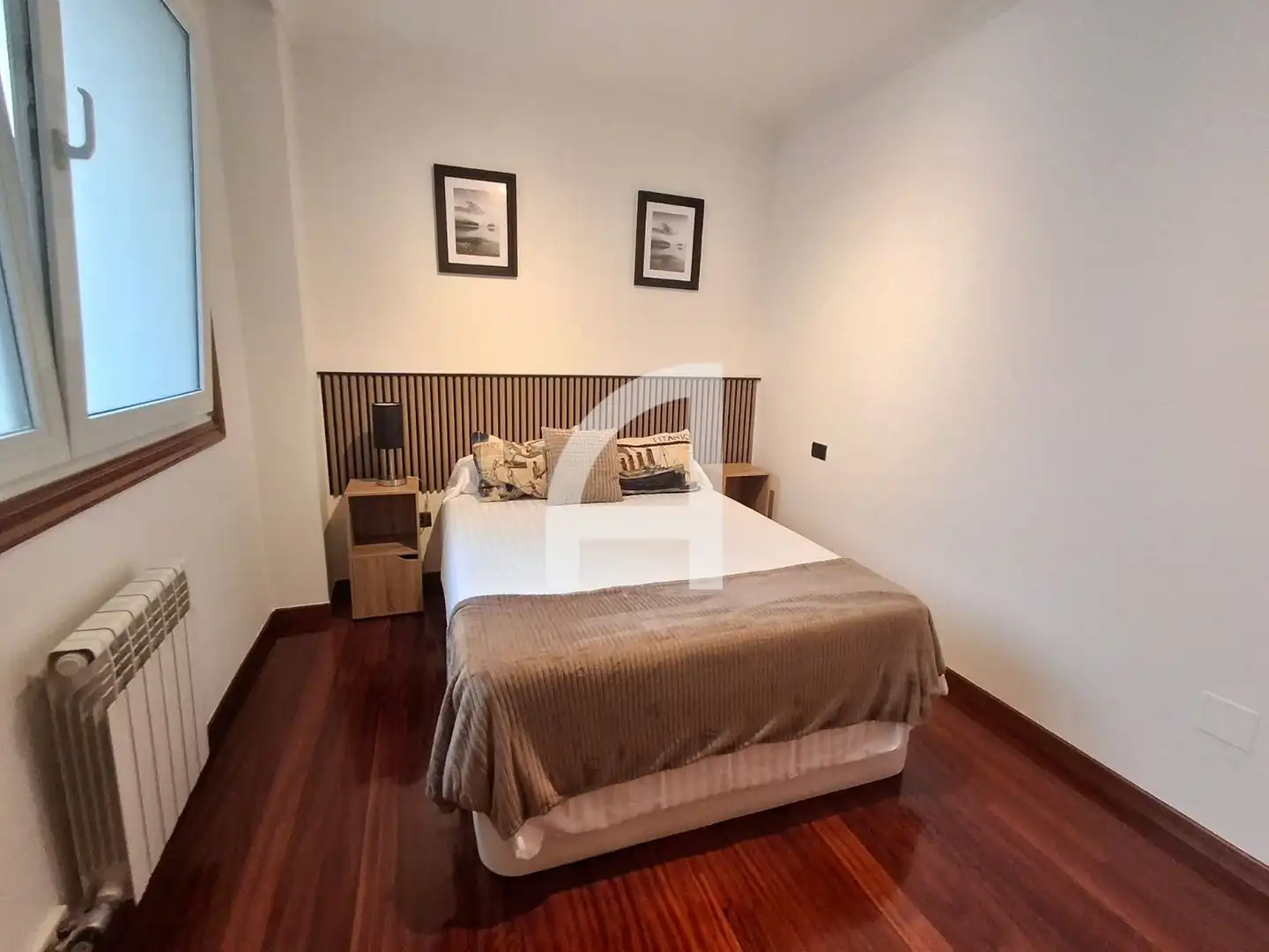 Wohnung zur Miete in R. de Rosalía de Castro, Centro - Areal