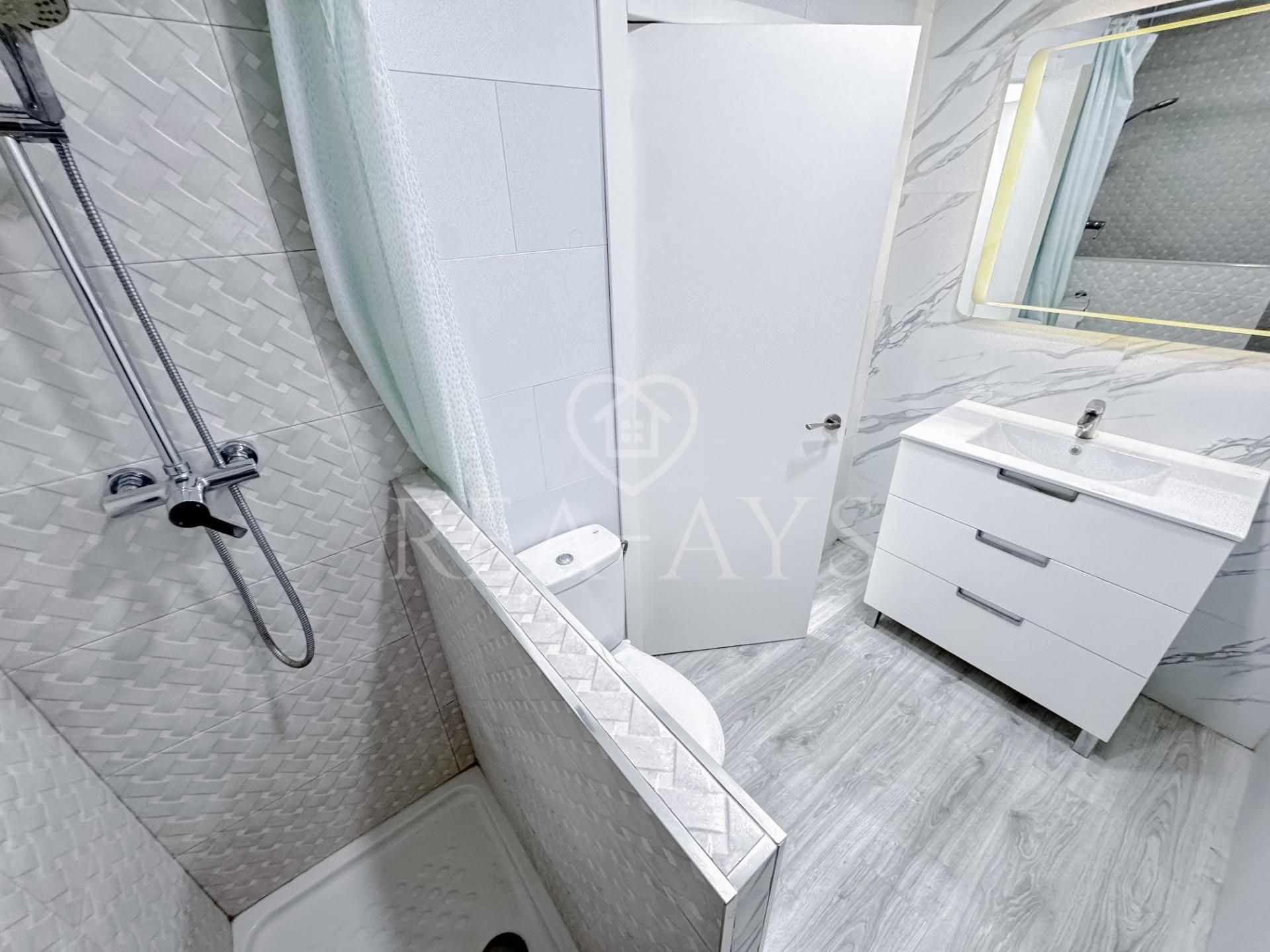 Bathroom of Flat for sale in Viladecans  with Air Conditioner