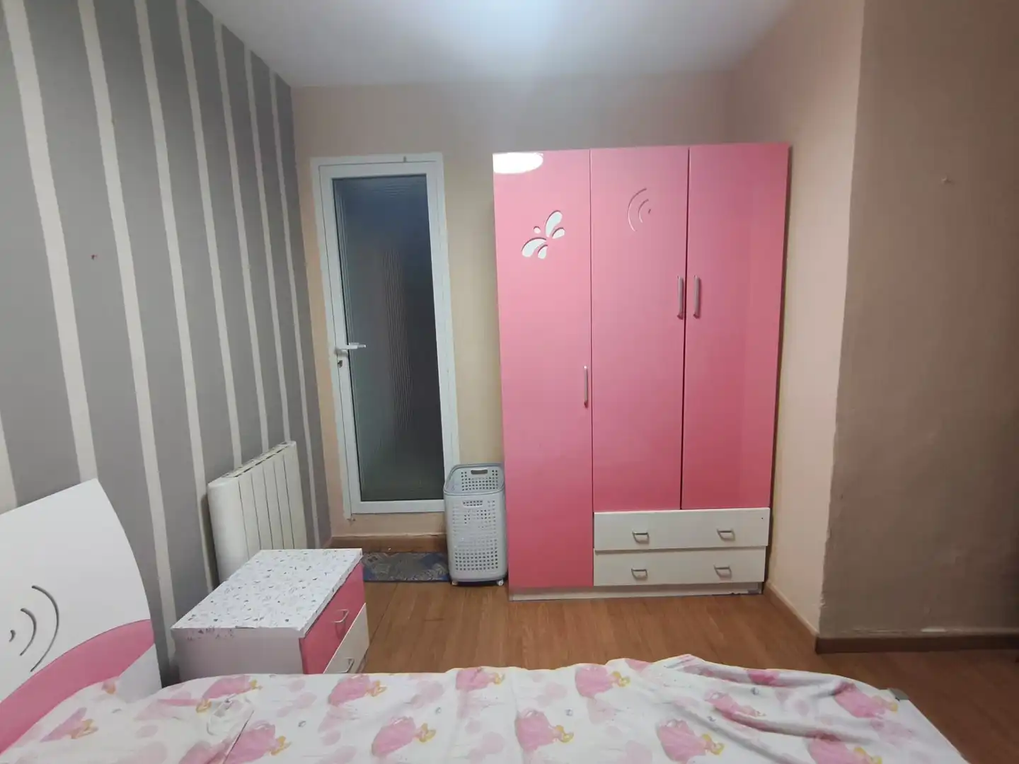 Schlafzimmer von Wohnung zum Verkauf in Burjassot mit Parkett, Ofen und Waschmaschine