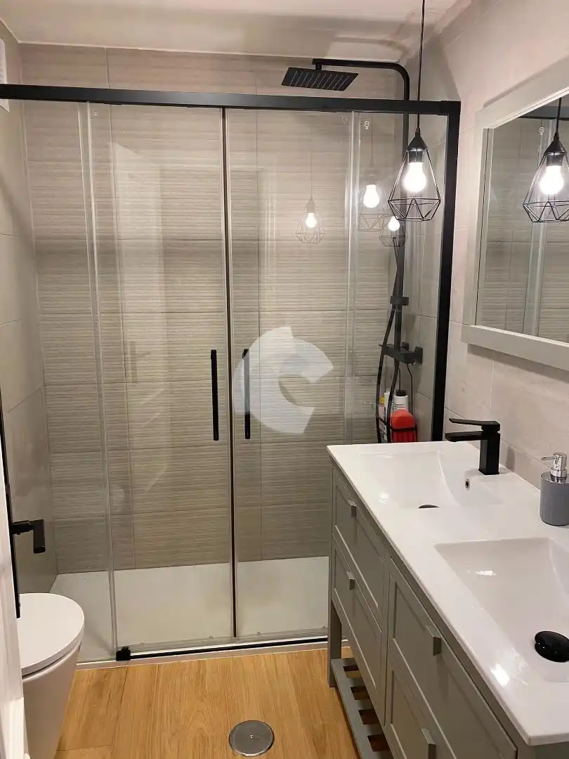 Badezimmer von Wohnung zur Miete in Baiona