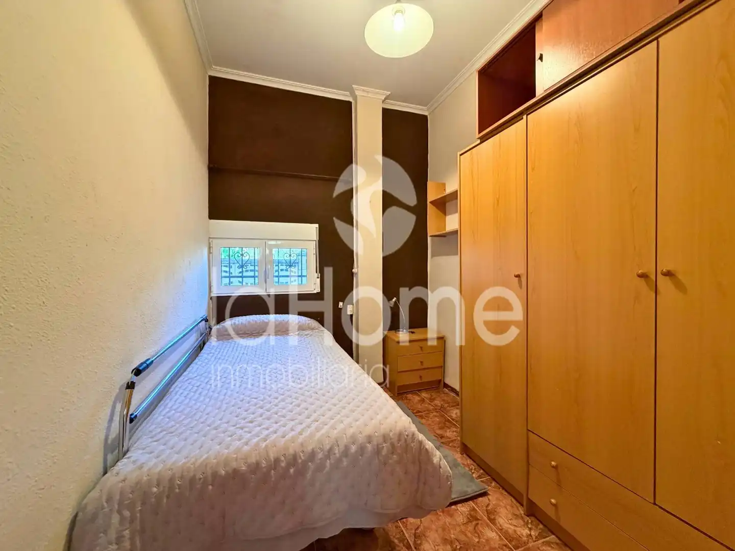 Schlafzimmer von Haus oder Chalet zum Verkauf in Paterna mit Klimaanlage, Privatgarten und Terrasse
