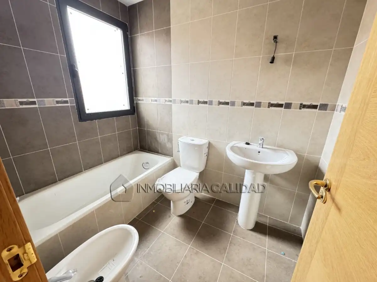 Baño de Casa o chalet en venta en Alfoz de Quintanadueñas con Calefacción
