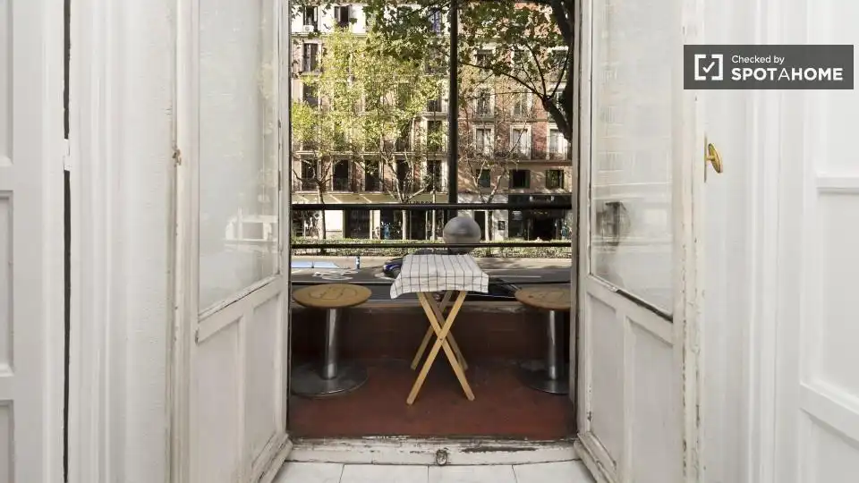 Balcony of Flat for share in Madrid  with Air Conditioner, Heating and Terrace