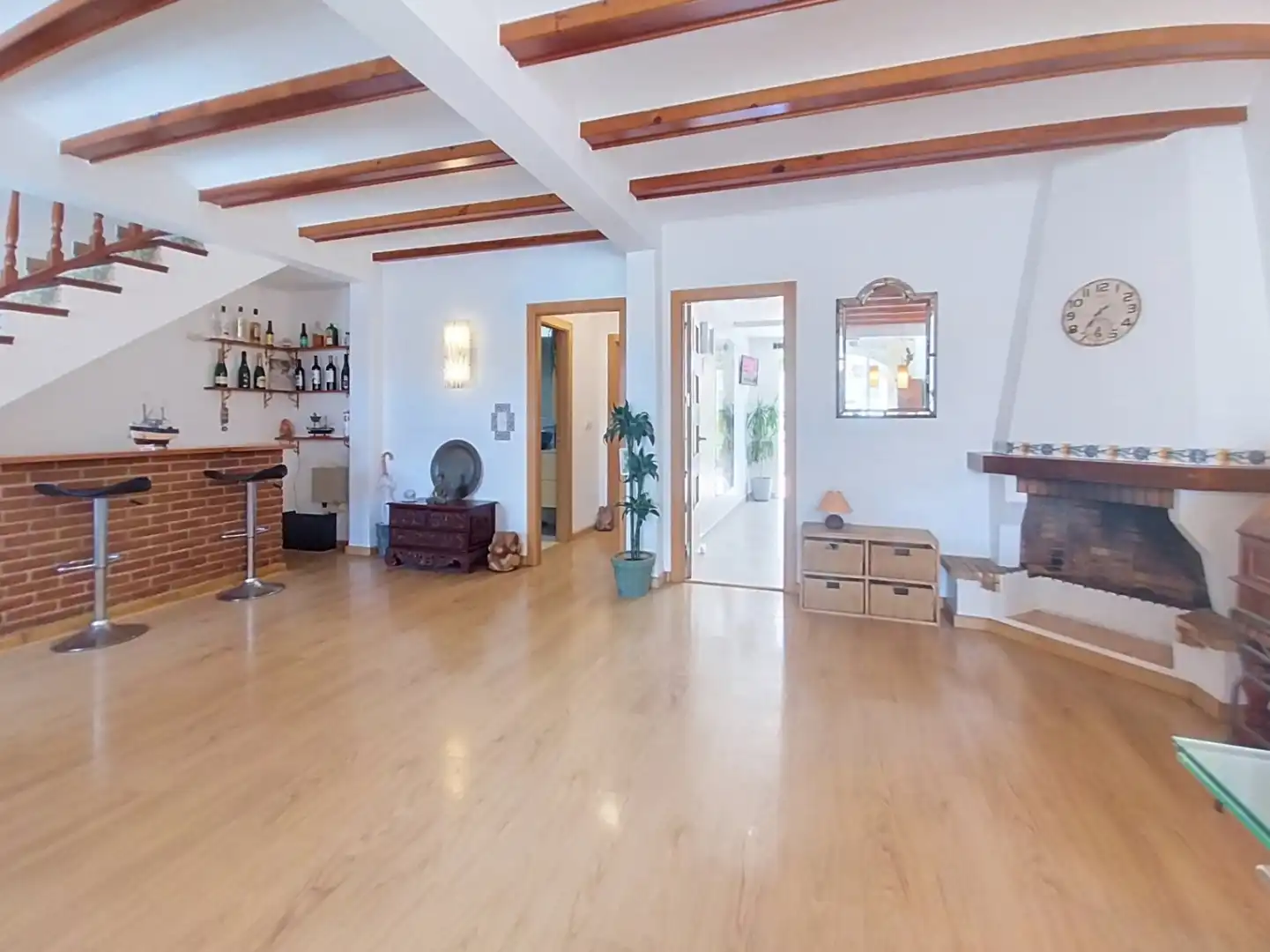 Sala d'estar de Casa o xalet en venda en L'Alfàs del Pi amb Aire condicionat, Jardí privat i Terrassa