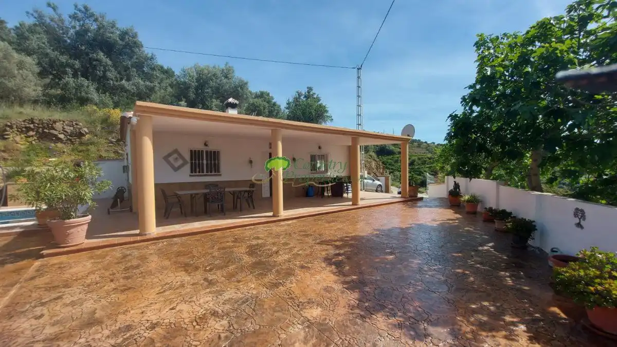 Vista exterior de Finca rústica de lloguer en Algarrobo amb Terrassa, Traster i Moblat