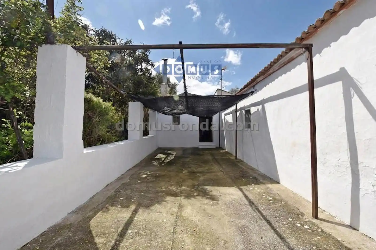 Casa rústica amb piscina en venda a Partidas Norte