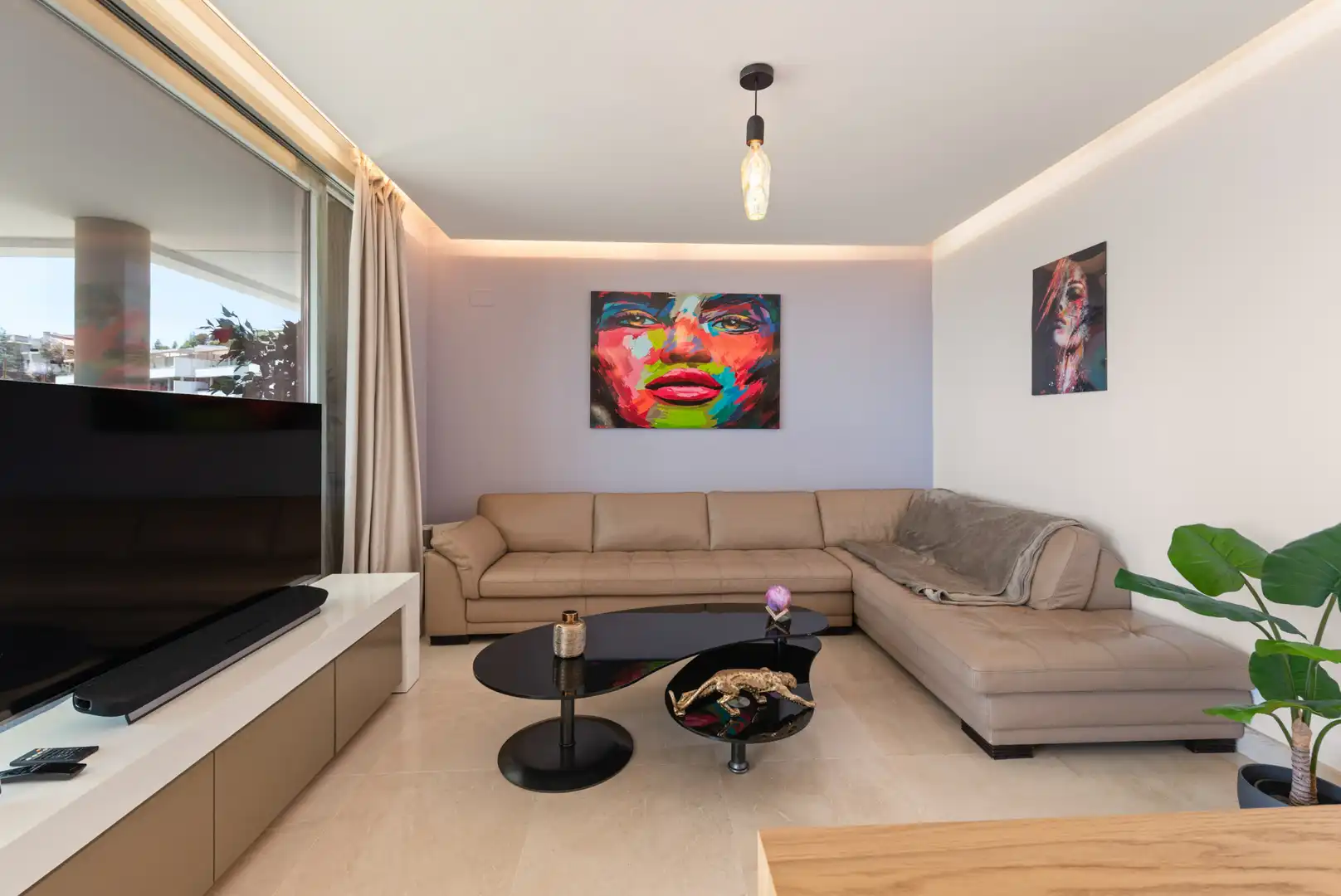 Sala de estar de Apartamento en venta en Benahavís con Aire acondicionado, Terraza y Piscina