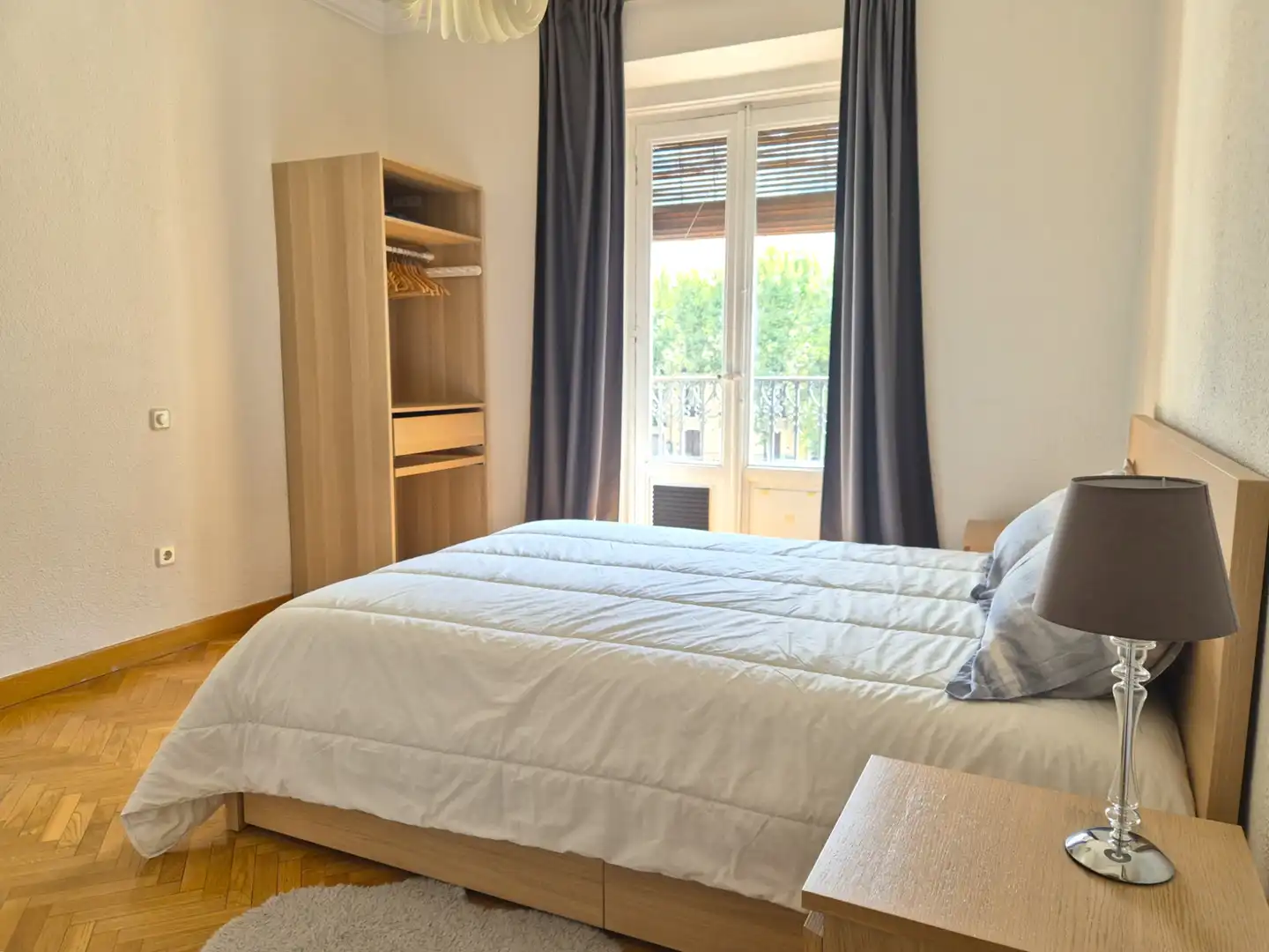 Bedroom of Flat for rent in Madrid  with Air Conditioner, Heating and Furnished